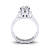 Gabriano Perla 6 tırnaklı tektaş yüzük; GIA-HRD sertifikalı yuvarlak pırlanta ve beyaz altın montürün yandan görünüşü